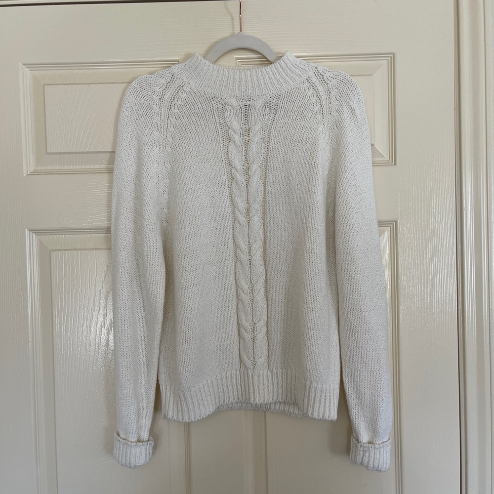 Chic White Cable Knit Turtleneck Sweater